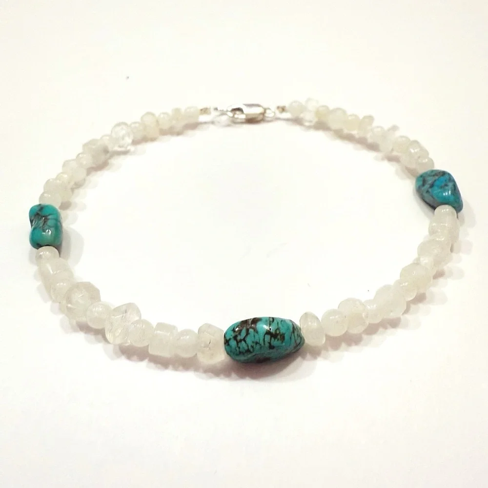 Elegant Turquoise and White Moonstone Beaded Bracelet!